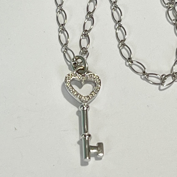 Tiffany & Co. Solid 18k White Gold Diamond Heart Key Necklace Oval Link Chain - Picture 2 of 14